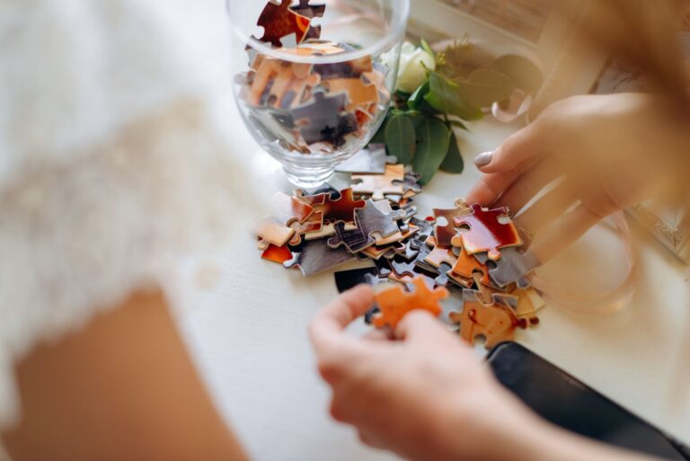 Simple Jigsaw Puzzles for Alzheimer's: Supplies, Setup, and Safety Tips - Featured image
