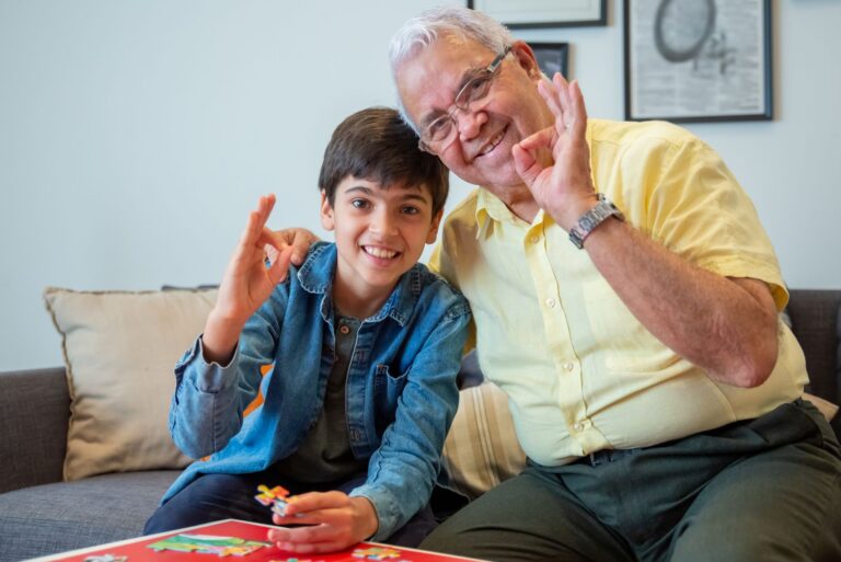 Simple Jigsaw Puzzles for Dementia: How to Adapt the Activity by Stage - Featured image