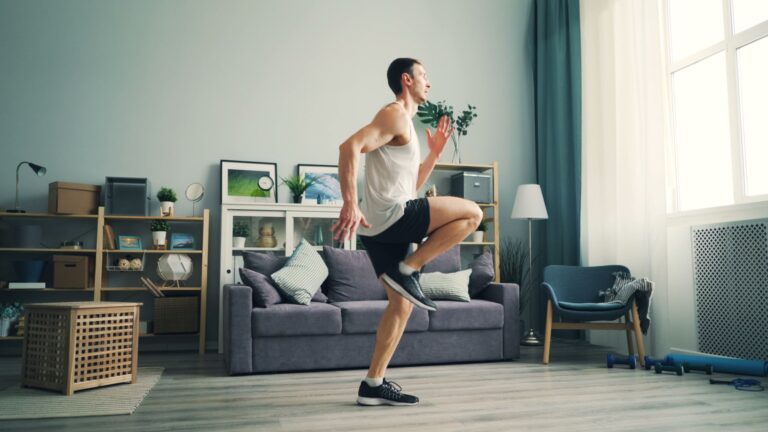 Aerobic Exercise for Dementia Risk Reduction After Age 65: Evidence and Limits - Featured image