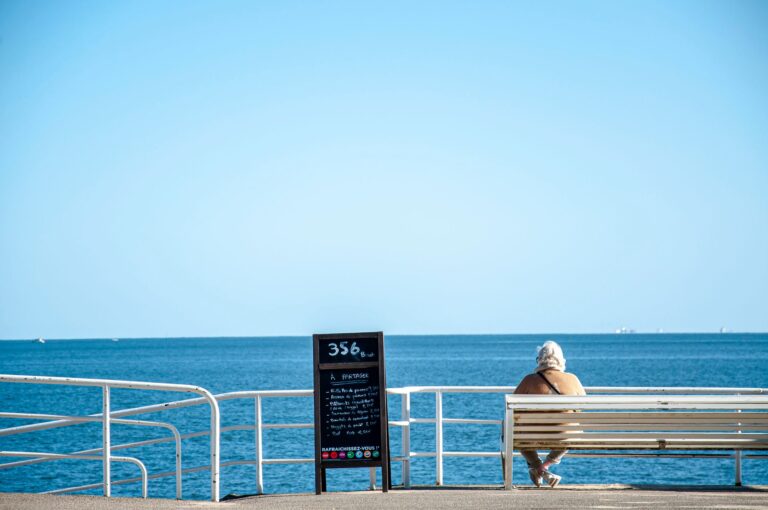 Building The Mediterranean Diet Into a Realistic Dementia Prevention Routine With Limited Mobility - Featured image