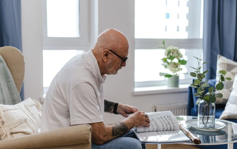 Familiar Music Sessions for a Low-Energy Dementia Day: Setup, Supplies, and Safety - Featured image