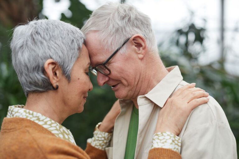 Films a Loved One With Alzheimer's Can Still Follow - Featured image