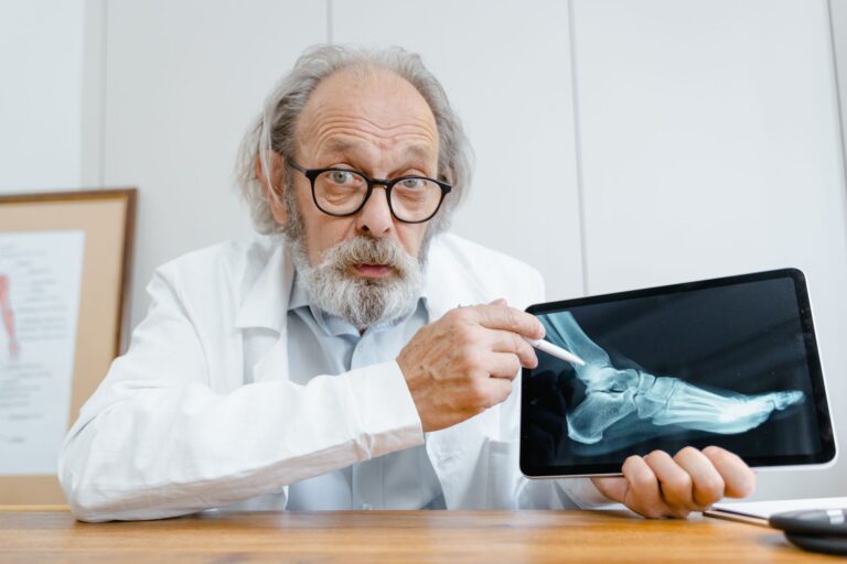 How Doctors Use PSEN1 Genetic Test When Seeking a Dementia Second Opinion - Featured image