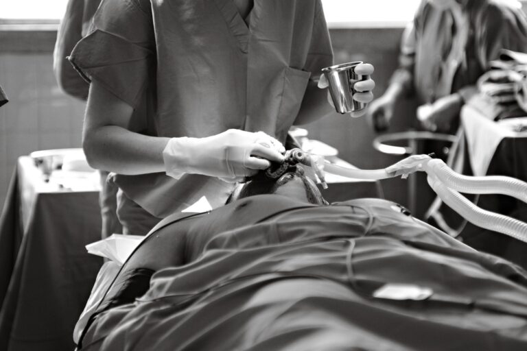 How Does General Anesthesia Relate to Dementia Risk With a Family History of Alzheimer's? - Featured image
