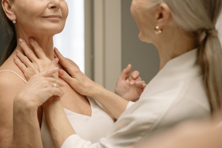 How Does Thyroid Disease Relate to Dementia Risk With a Family History of Alzheimer's? - Featured image
