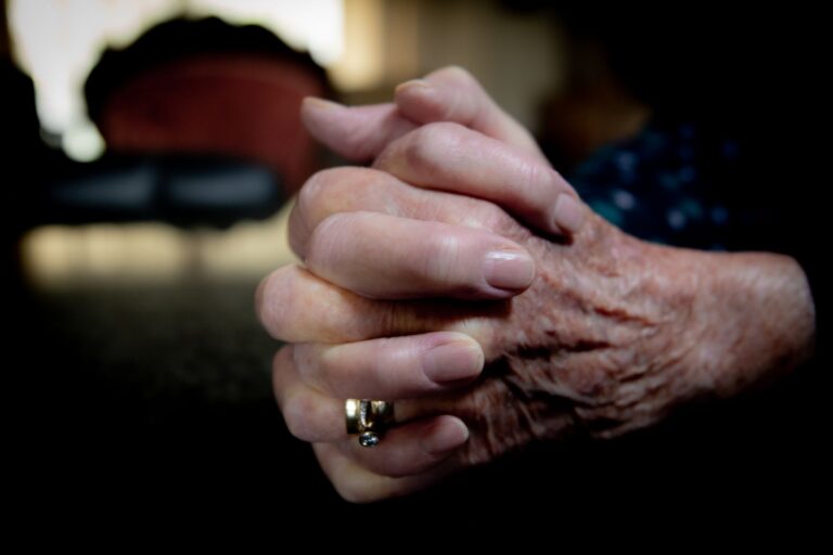 How Familiar Prayers Can Support Engagement in Dementia Care - Featured image