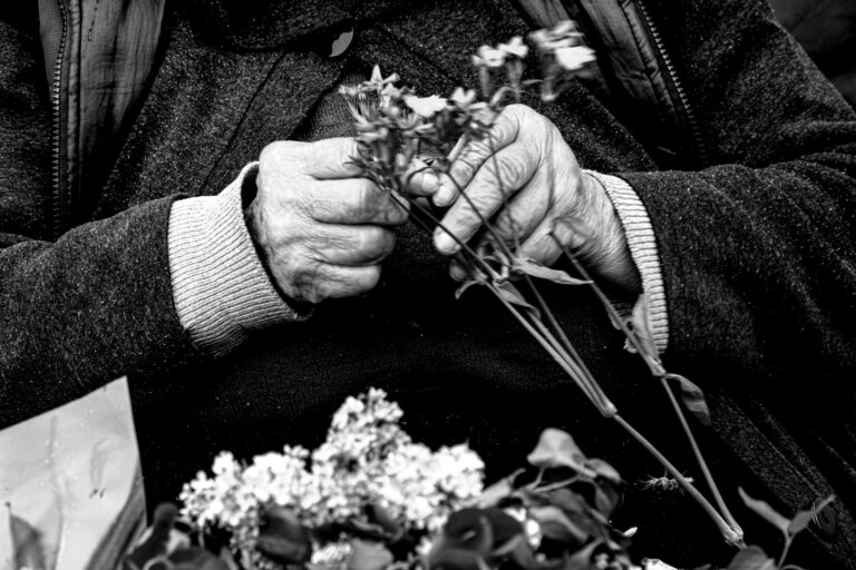 How Flower Arranging Can Support Engagement in Dementia Care - Featured image