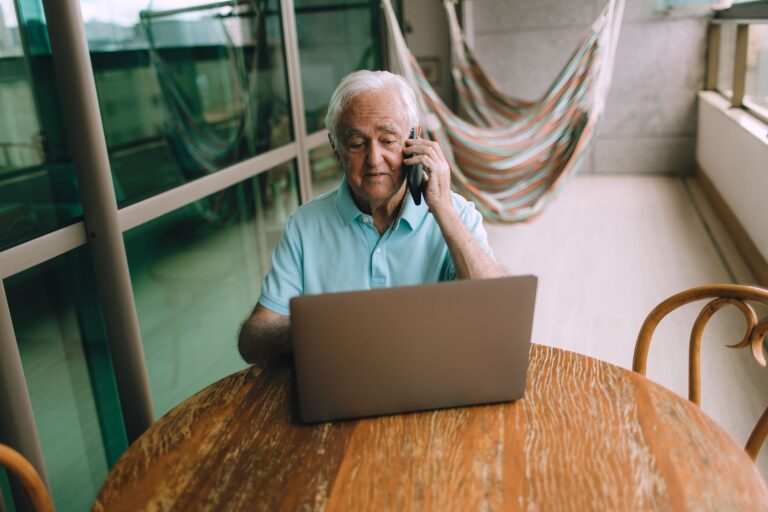 How to Adapt Indoor Gardening for Early-Stage Dementia - Featured image