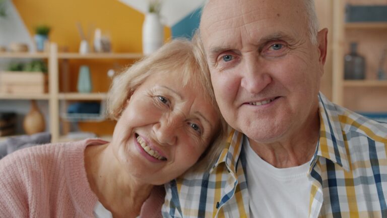 How to Compare In-Home Dementia Care for a Spouse With Dementia - Featured image