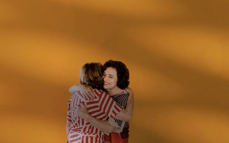 How to Handle Shadowing the Caregiver When Caring for Someone With Dementia - Featured image