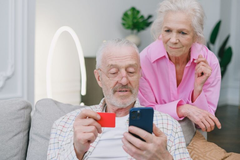 How to Pay for Home Health Care When a Parent Has Dementia - Featured image