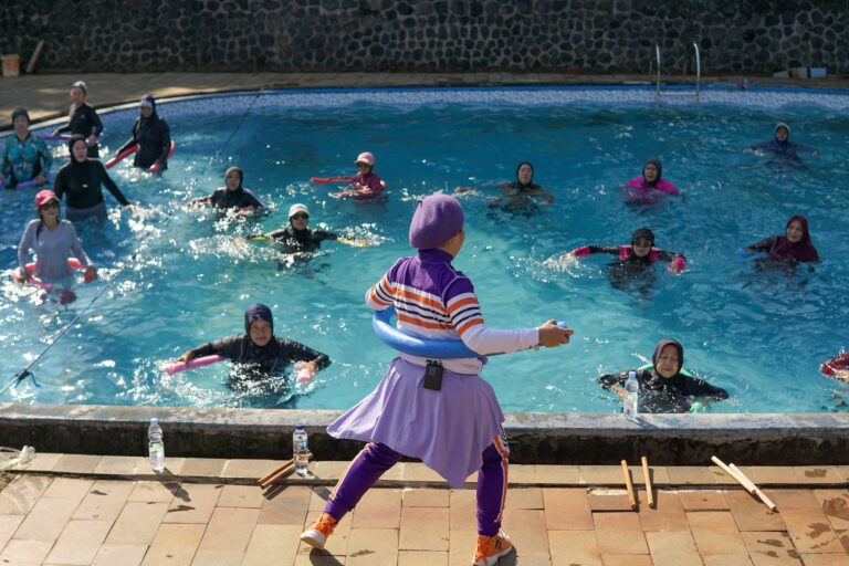 How to Start Aerobic Exercise Safely for Brain Health in Midlife - Featured image