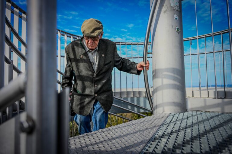 How to Track Progress With The MIND Diet for Brain Health After Age 65 - Featured image