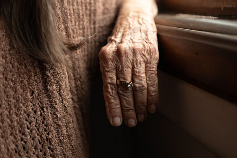 How to Track Shadowing a Caregiver Before a Dementia Evaluation - Featured image