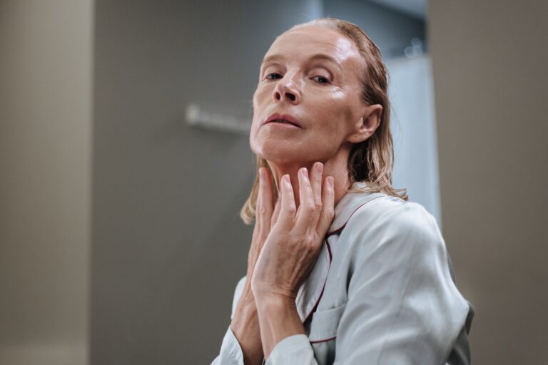 How to Track Thyroid Disease in a Dementia Prevention Plan With a Family History of Alzheimer's - Featured image