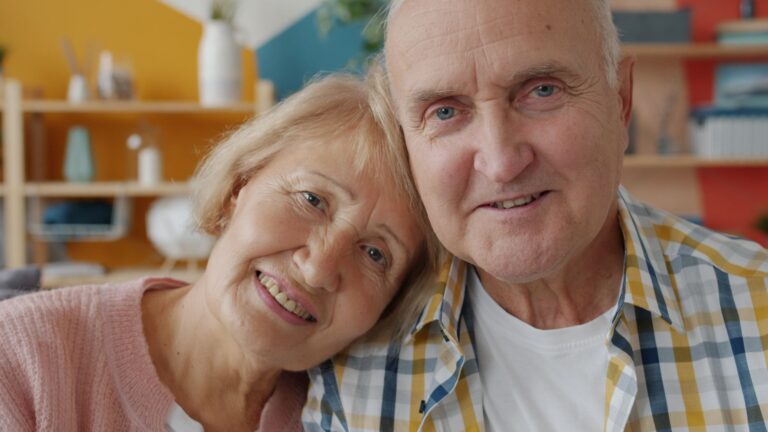 Keeping a Wife With Advanced Dementia Busy All Day - Featured image
