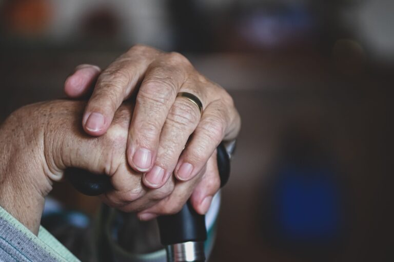 LatAm-FINGERS Lifestyle Coaching Findings Across 11 Countries in 2026: What the Evidence Supports and Does Not Promise for People With Mild Cognitive Impairment - Featured image