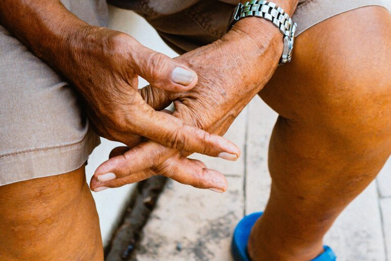 Lewy Body Dementia Hallucinations: What Caregivers Should Know - Featured image