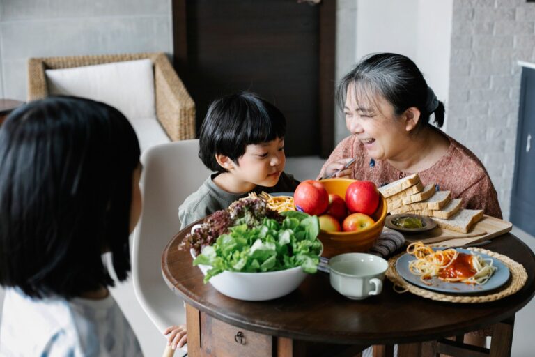 Loss of Appetite in Alzheimer's vs Other Dementias: Key Differences - Featured image