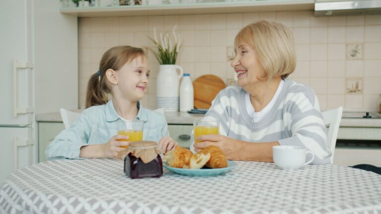 Meal Delivery for Dementia Families for a Spouse With Dementia: Staffing, Safety, and Quality Checks - Featured image