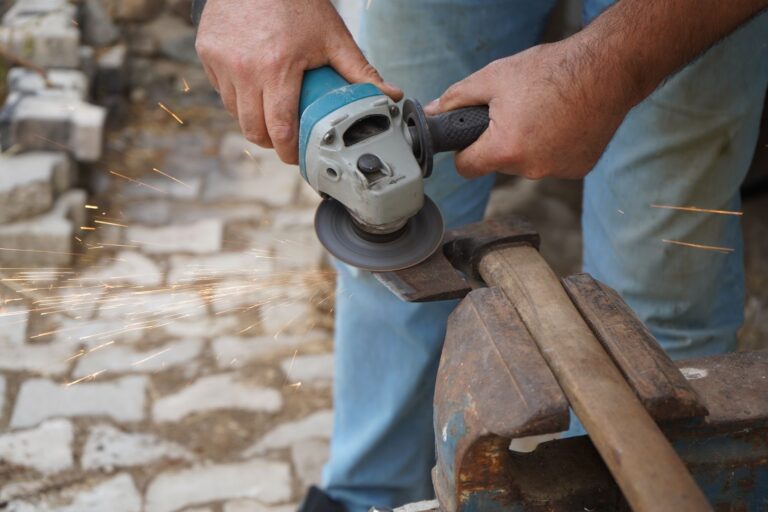 Power-Tool Safety in Dementia Respite Care: Prevention, Response, and Follow-Up - Featured image
