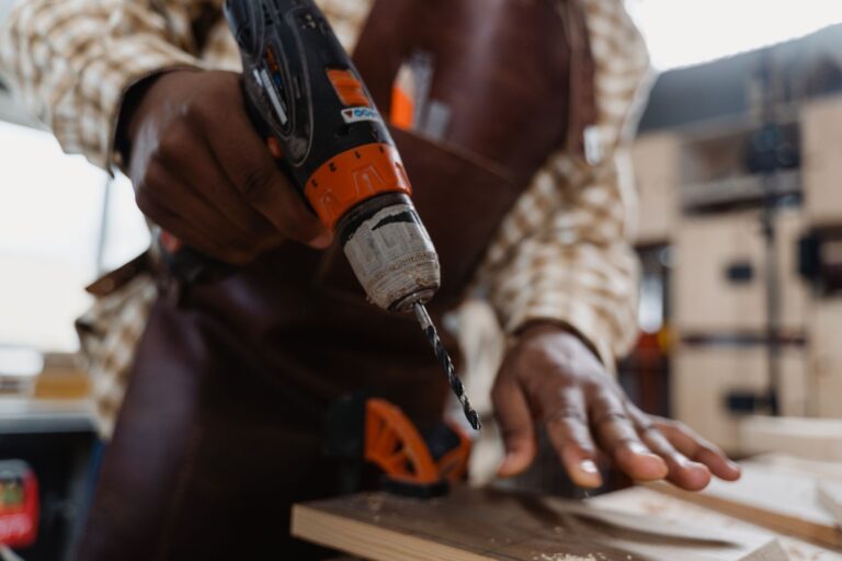 Power-Tool Safety in Memory Care: Prevention, Response, and Follow-Up - Featured image