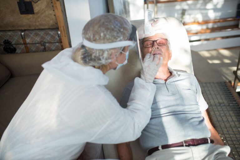 PrecivityAD2 Testing for Symptomatic Adults 40 and Older in 2026: Accuracy, Limits, and Evidence Gaps for People With Mild Cognitive Impairment - Featured image