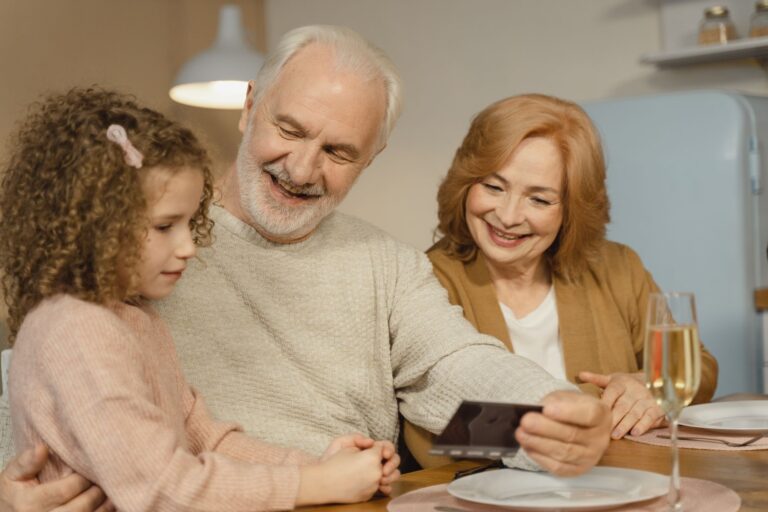 Selling a Parent's Home Checklist for Alzheimer's Caregivers - Featured image