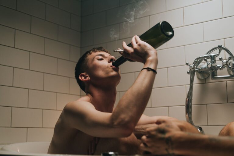 Smoking and Alcohol in the 2026 WHO Dementia Guideline: What Is Established and What Is Still Being Studied for Adults in Midlife - Featured image